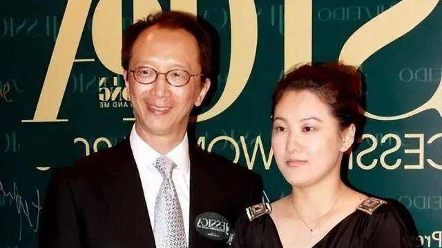 从被骂 “图钱” 到相伴 23 年：伏明霞的婚姻，打了多少人的脸？