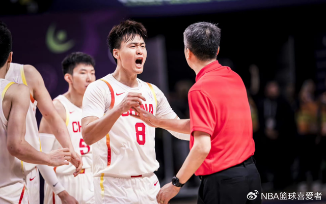 中国男篮全力出击！郭士强拒绝输球，赵继伟回归首秀，央视直播