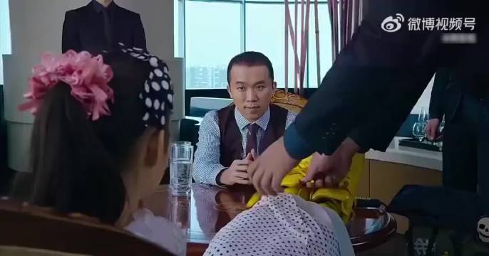 邓超美人鱼表演获赞，周星驰选角受认可
