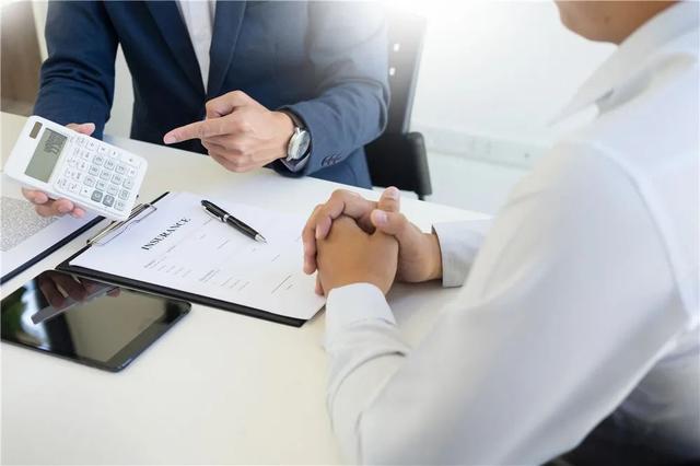 用智能汽车数据降保费，特斯拉、蔚来们还需走多久？