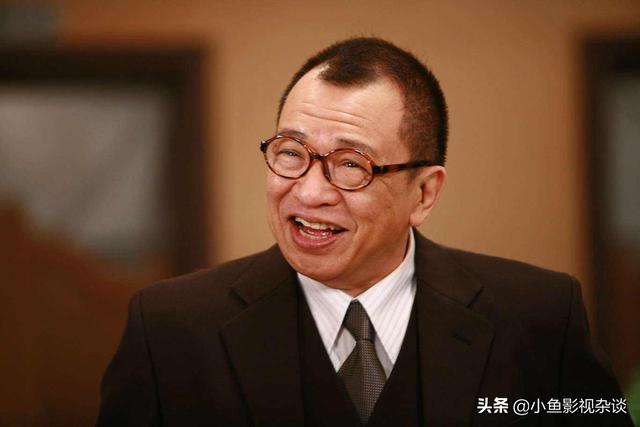 71岁香港男演员许绍雄,因"网聊"而退出娱乐圈,今他近况如何?