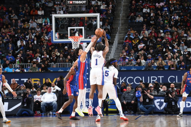 雄鹿哈登联手字母哥能否打破东部格局冲击总冠军