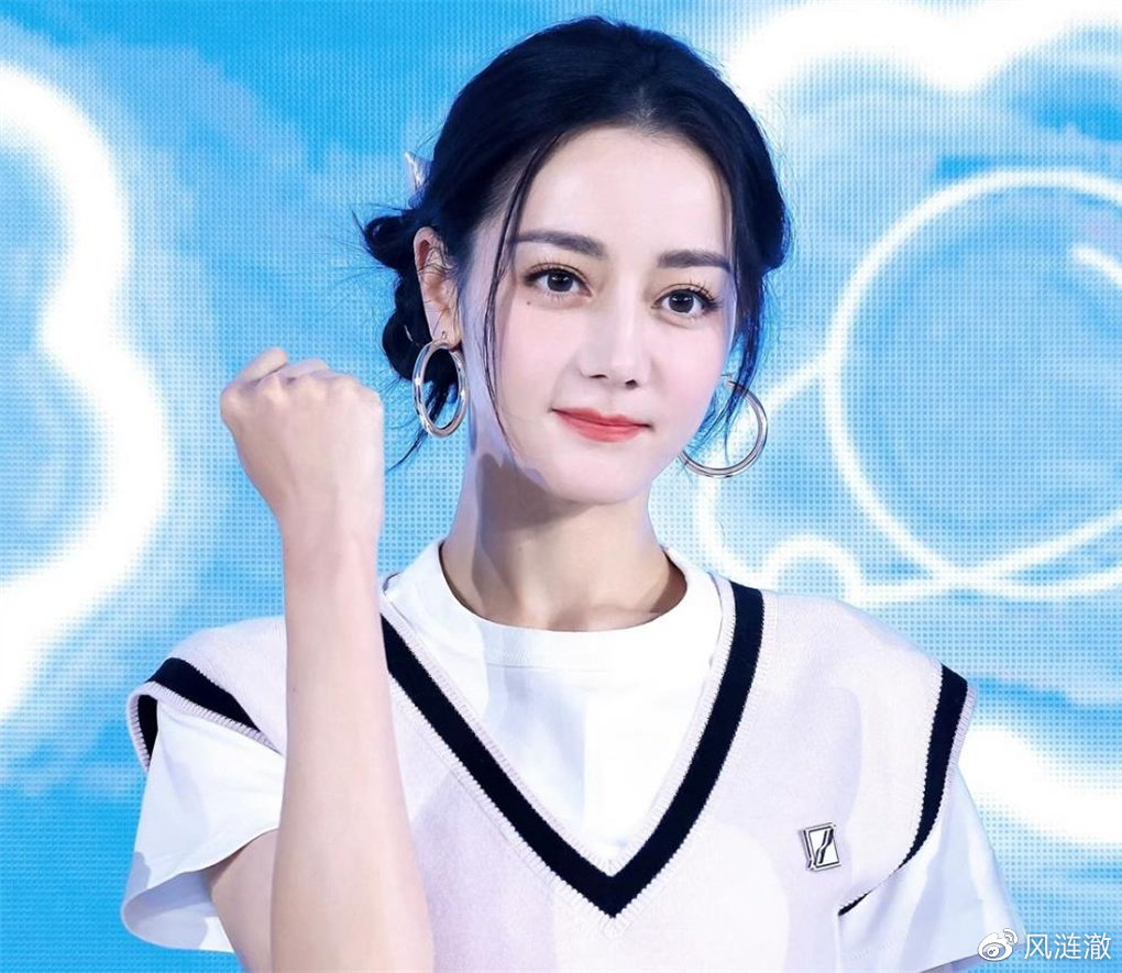 迪丽热巴又一次美出国外，连续3天登上<a href=