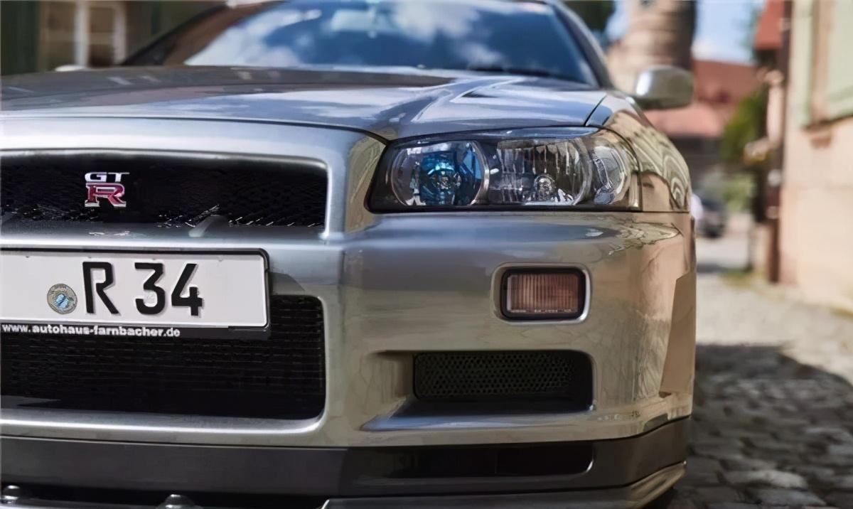 重登神坛,不辱使命的日产 gt-r r34 !
