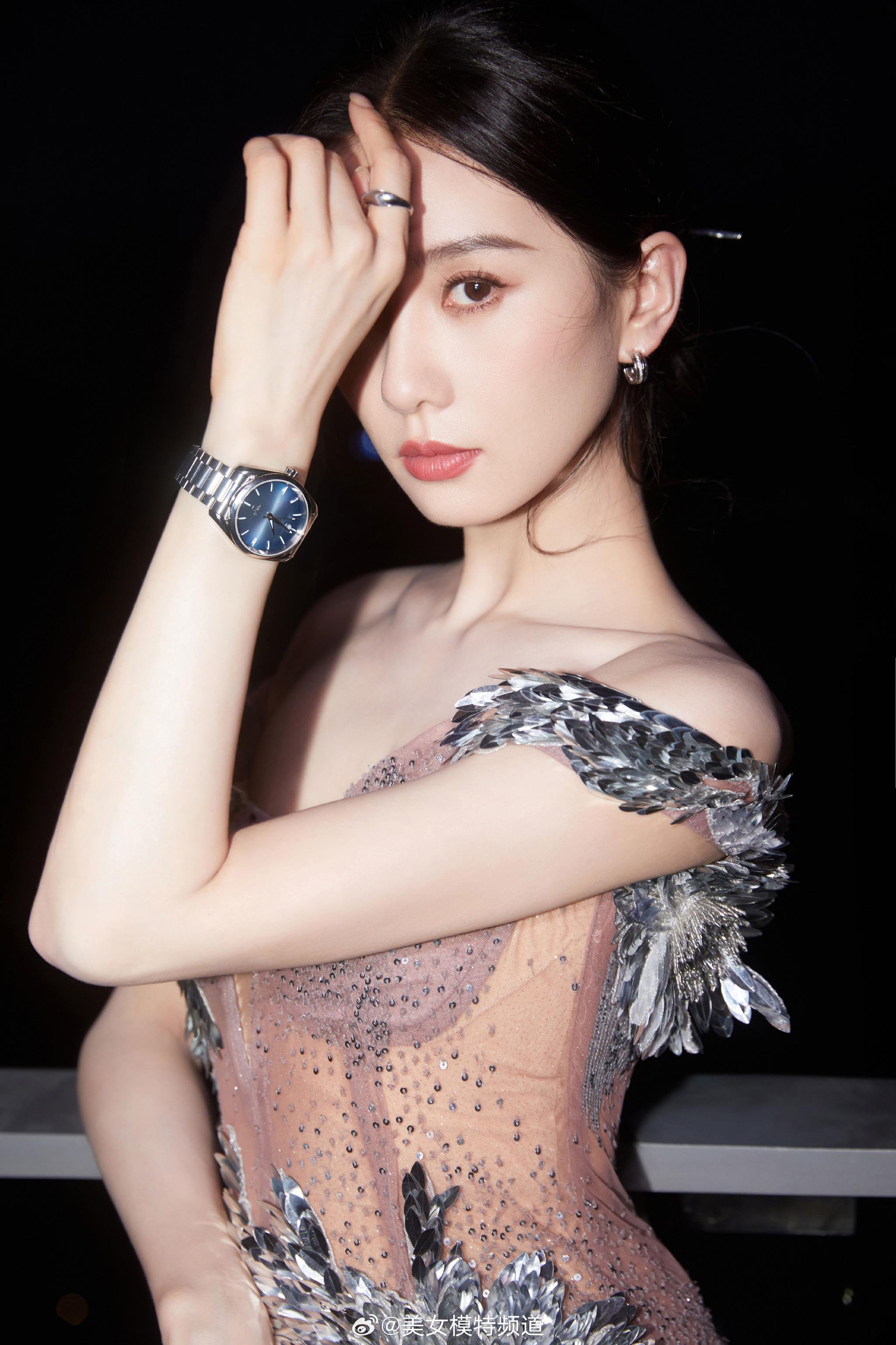 刘诗诗鎏金礼裙