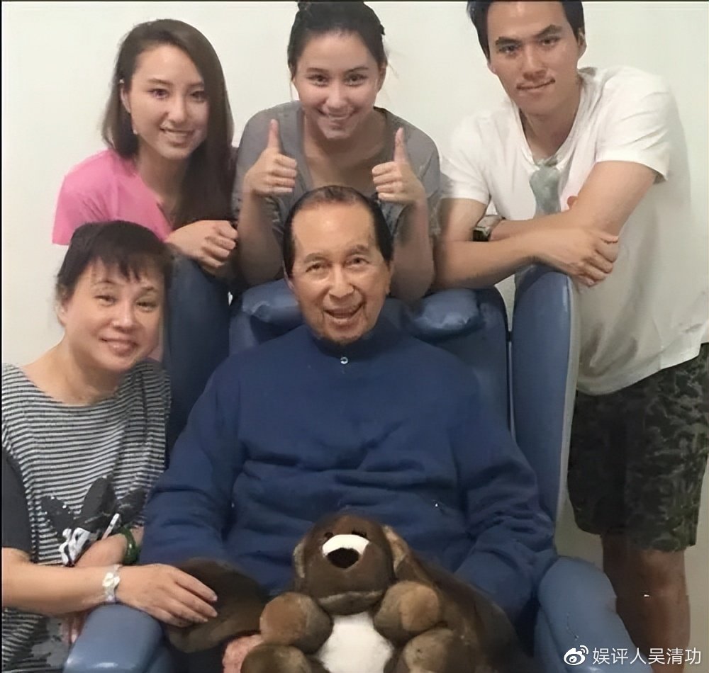 何超莲家属缺席婚礼,不是因为赌王三太看不上窦骁休闲区蓝鸢梦想 - Www.slyday.coM 何超莲家属缺席婚礼,不是因为赌王三太看不上窦骁休闲区蓝鸢梦想 - Www.slyday.coM