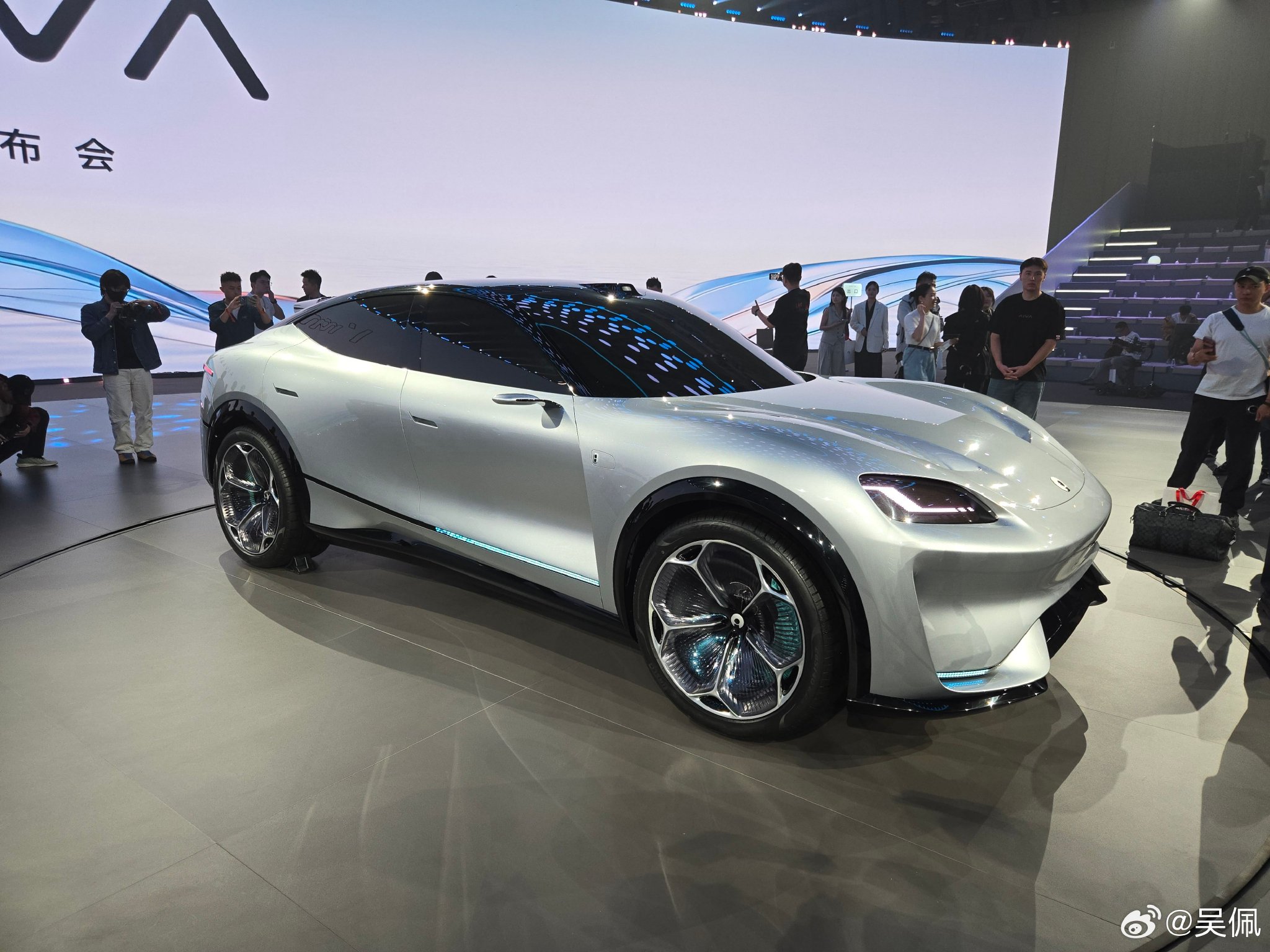 赛豆Origin概念车首发，标配豆包大模型售10-20万