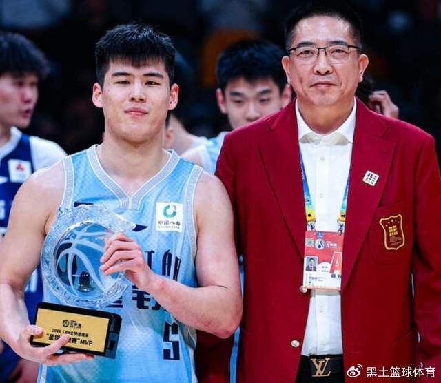 17投砍26分6板4助！广东20岁锋线新星闪耀星锐赛，值得杜锋更多信任