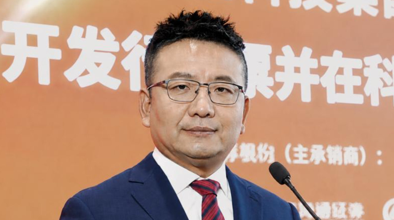 前脚套现44亿,千亿“存储教父”欲反手10亿“抄底”? 前脚套现44亿,千亿“存储教父”欲反手10亿“抄底”?