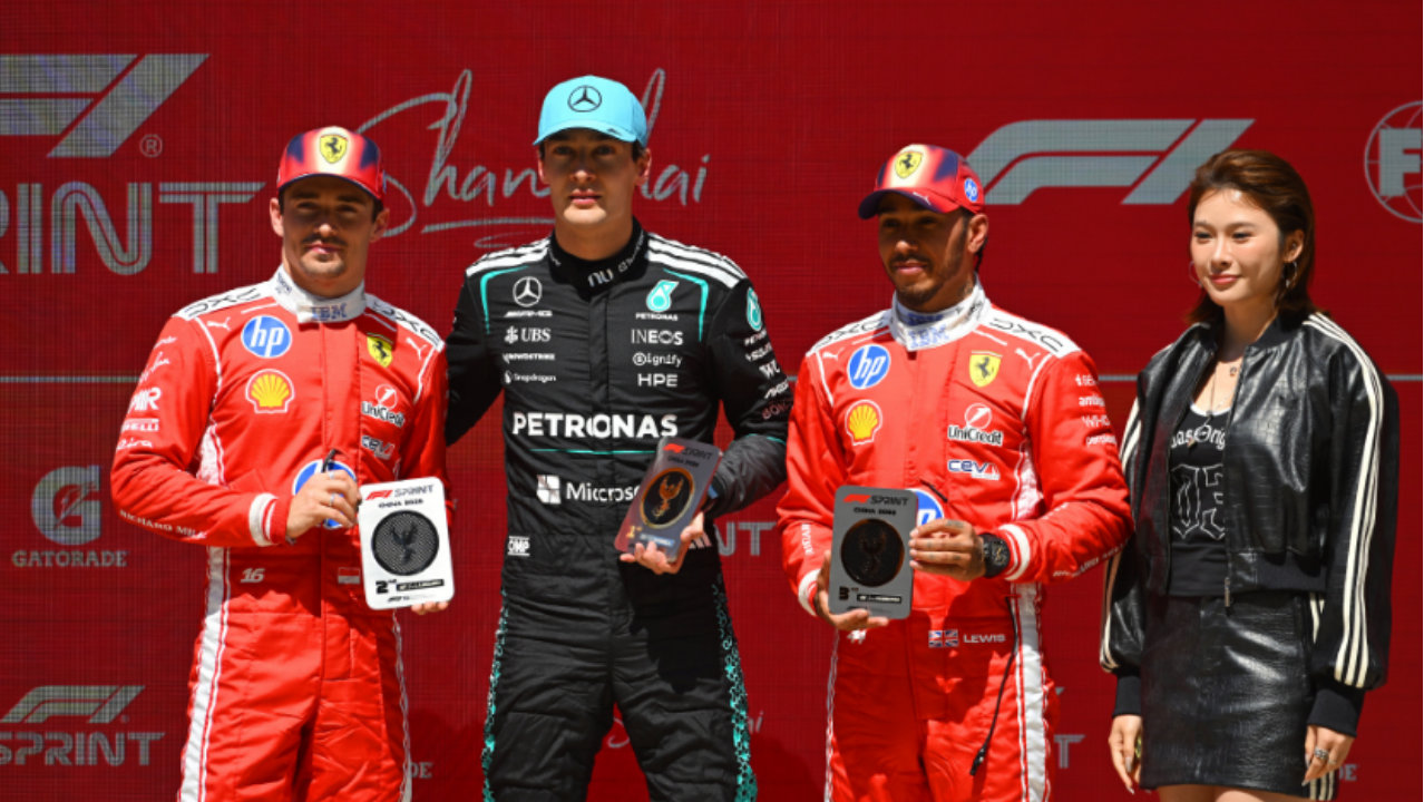 大争议！F1外媒官号晒合照“裁掉”颁奖嘉宾吴艳妮 做法太失格局