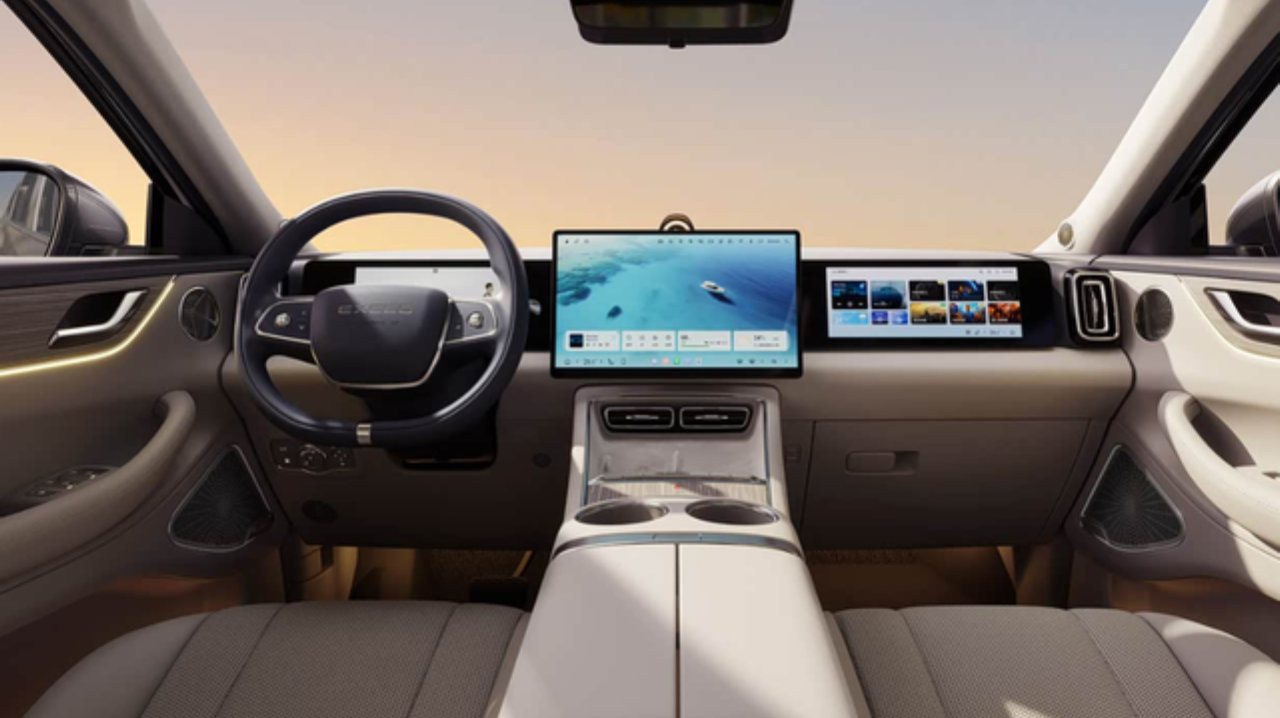 星纪元ET5即将上市，猎鹰700版本有望降1.5万