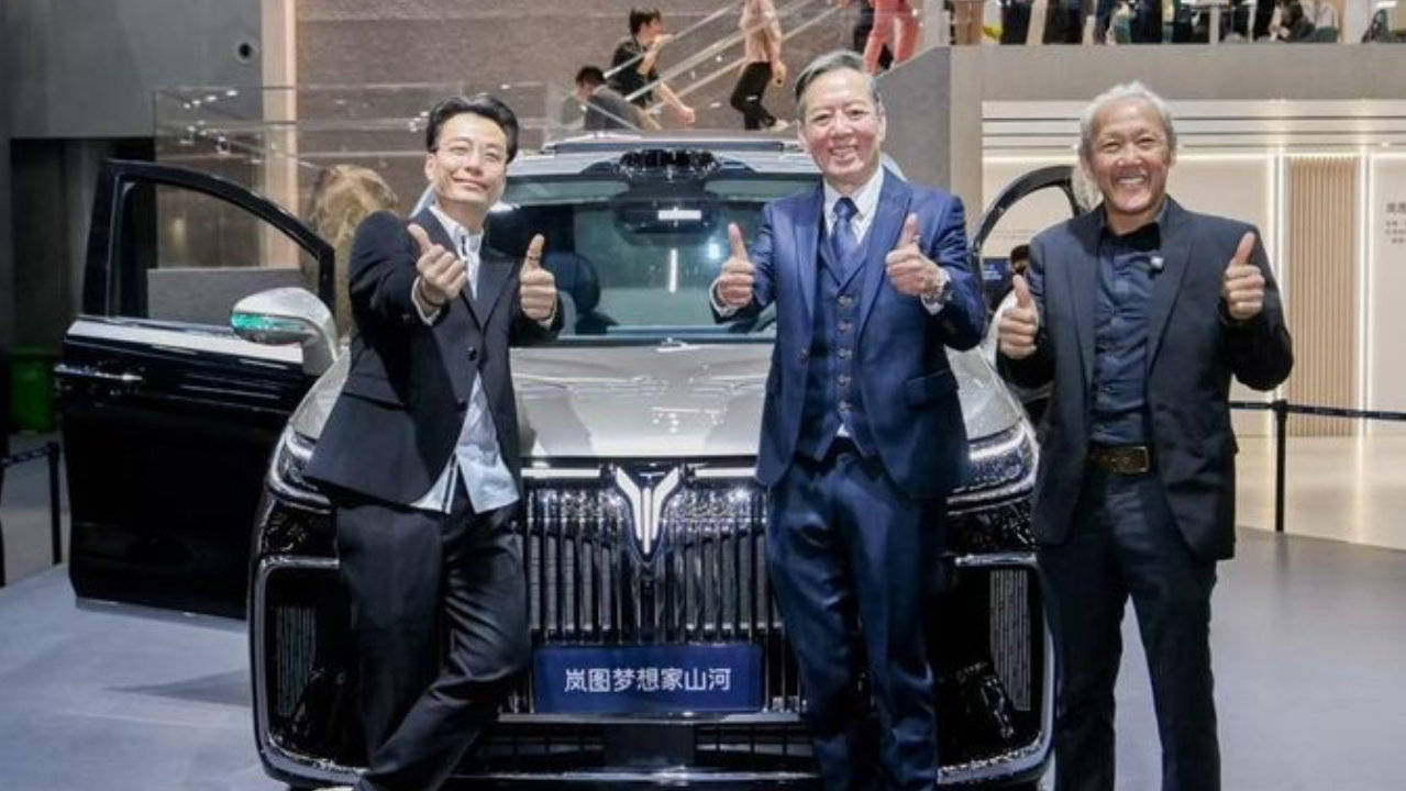 广州车展最“港风”展台！TVB老戏骨集体打卡岚图