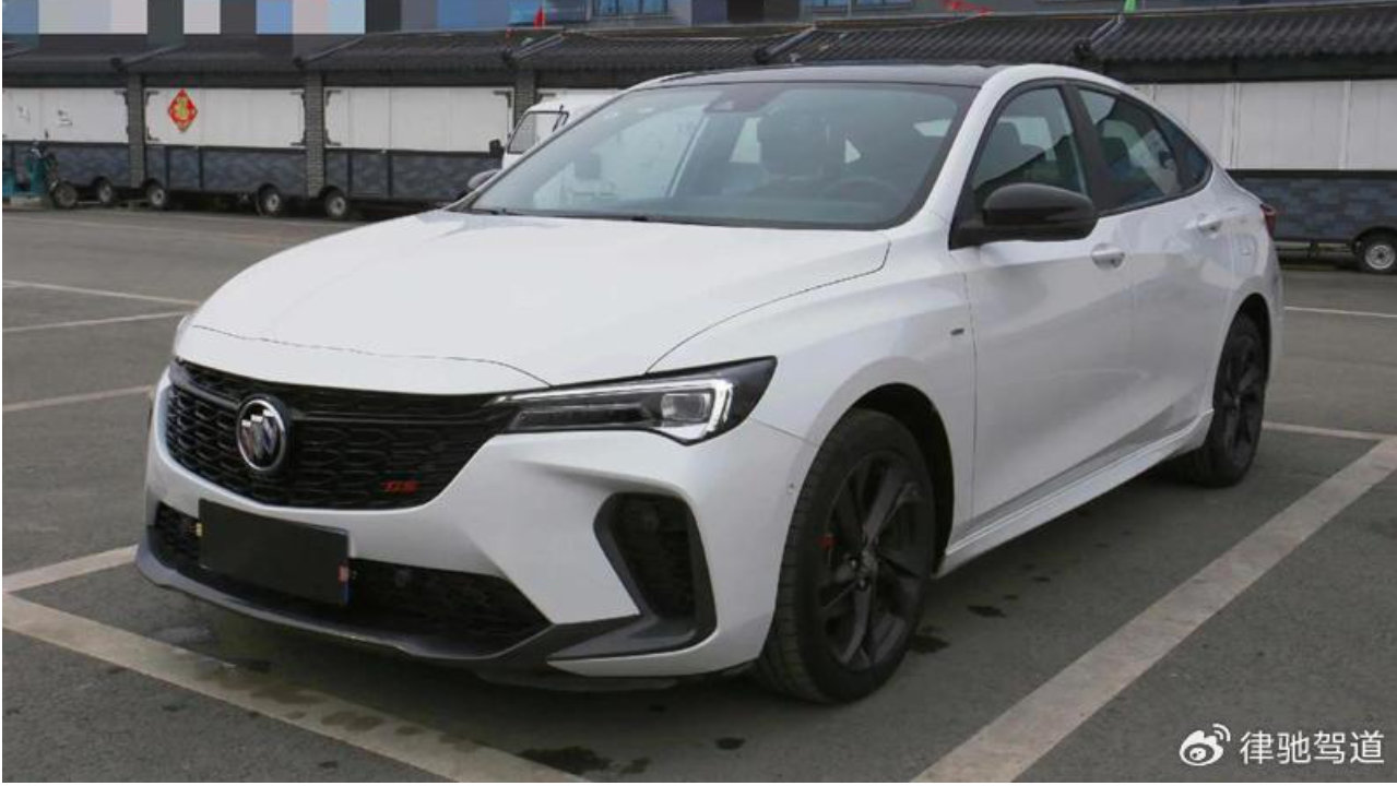 别克威朗中控台开裂，过保后维修费用谁买单？