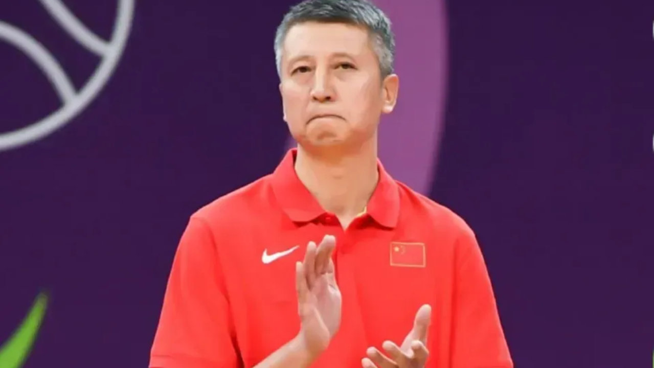 世预赛两败又回到解放前！2大政策引众怒，球迷：难怪郭士强不慌