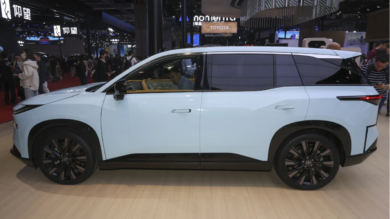 连续两个月超10000辆！丰田这款SUV火了，谁说合资不会造电车?