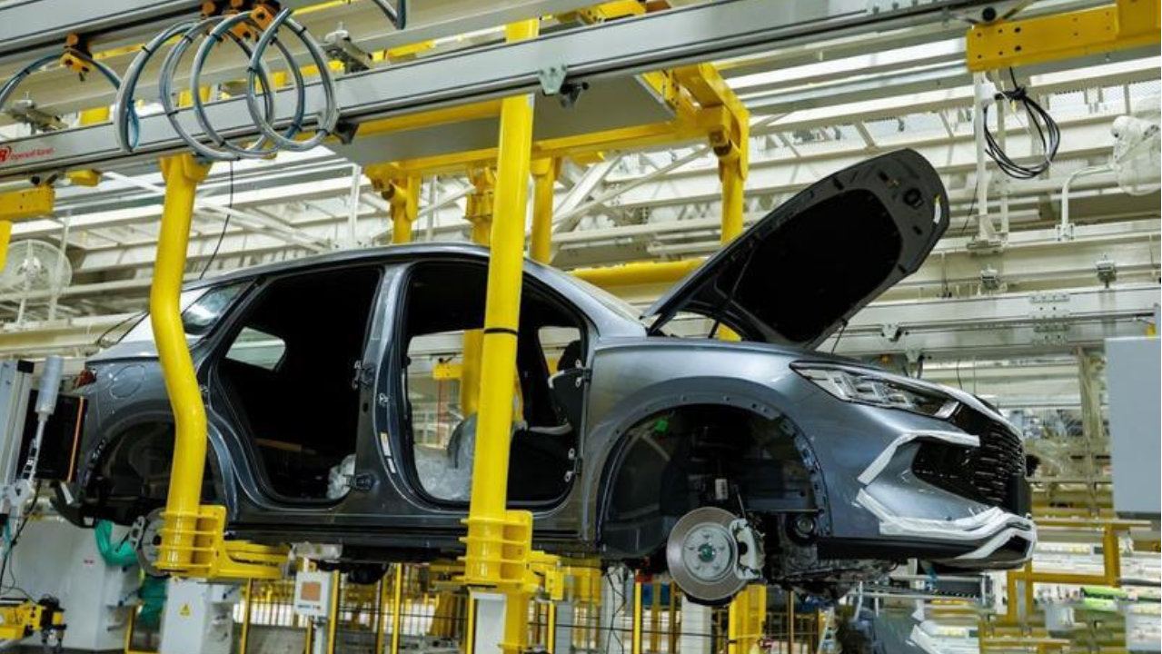 比亚迪11月海外销量涨了313.4%，在11个国家的超过了特斯拉？