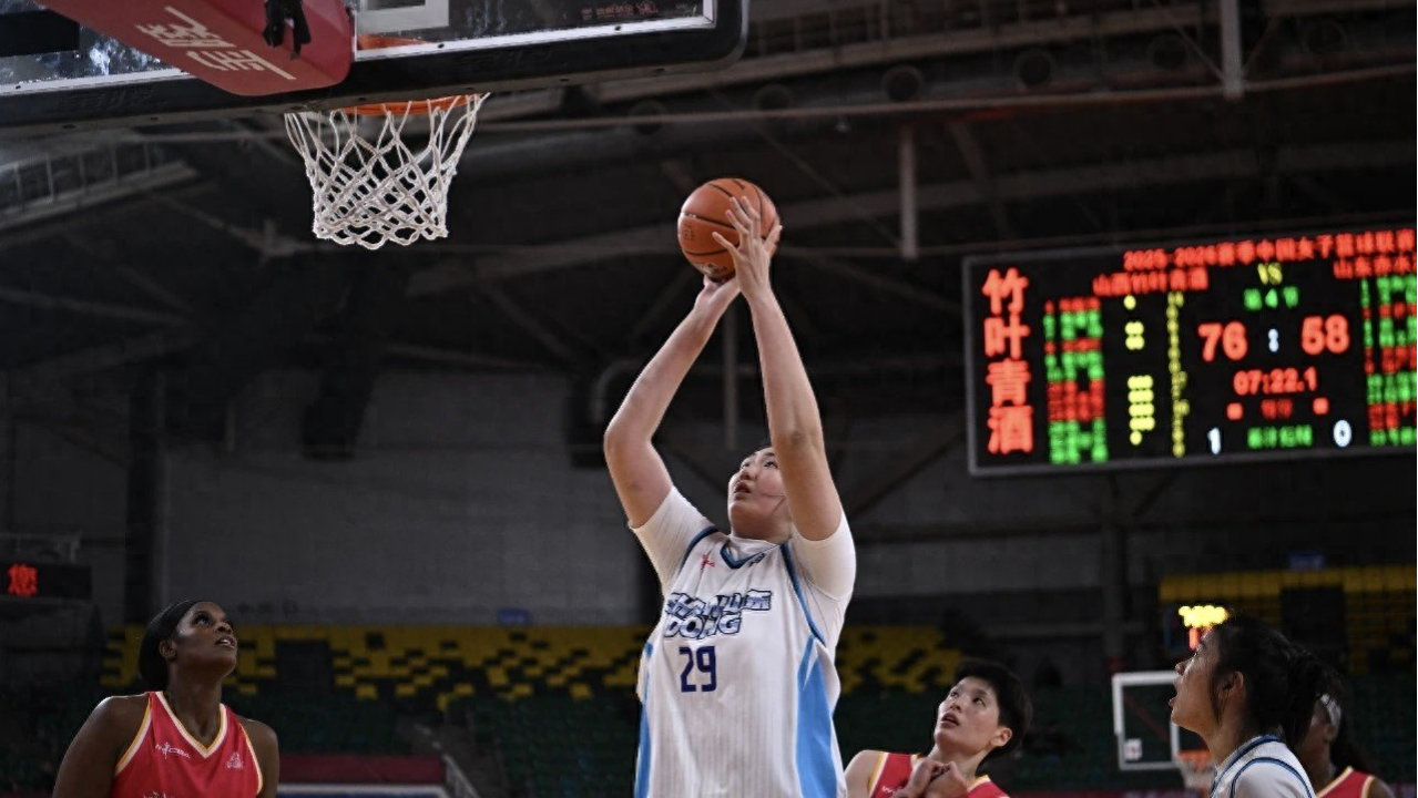 18岁张子宇WCBA遇冷：不是天赋失灵 是职业篮球的成人礼