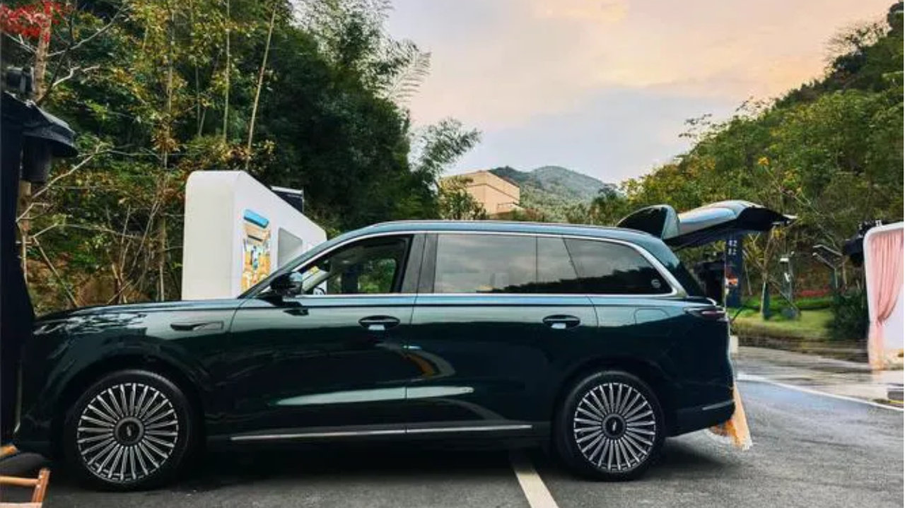 17.99万实用6座SUV，5.2米车长第三排不挤，家庭出行无压力