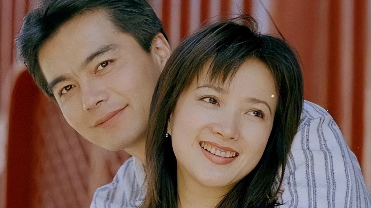 何晴追悼会曝光，儿子捧骨灰，廖京生现身称不是老婆，许亚军露面