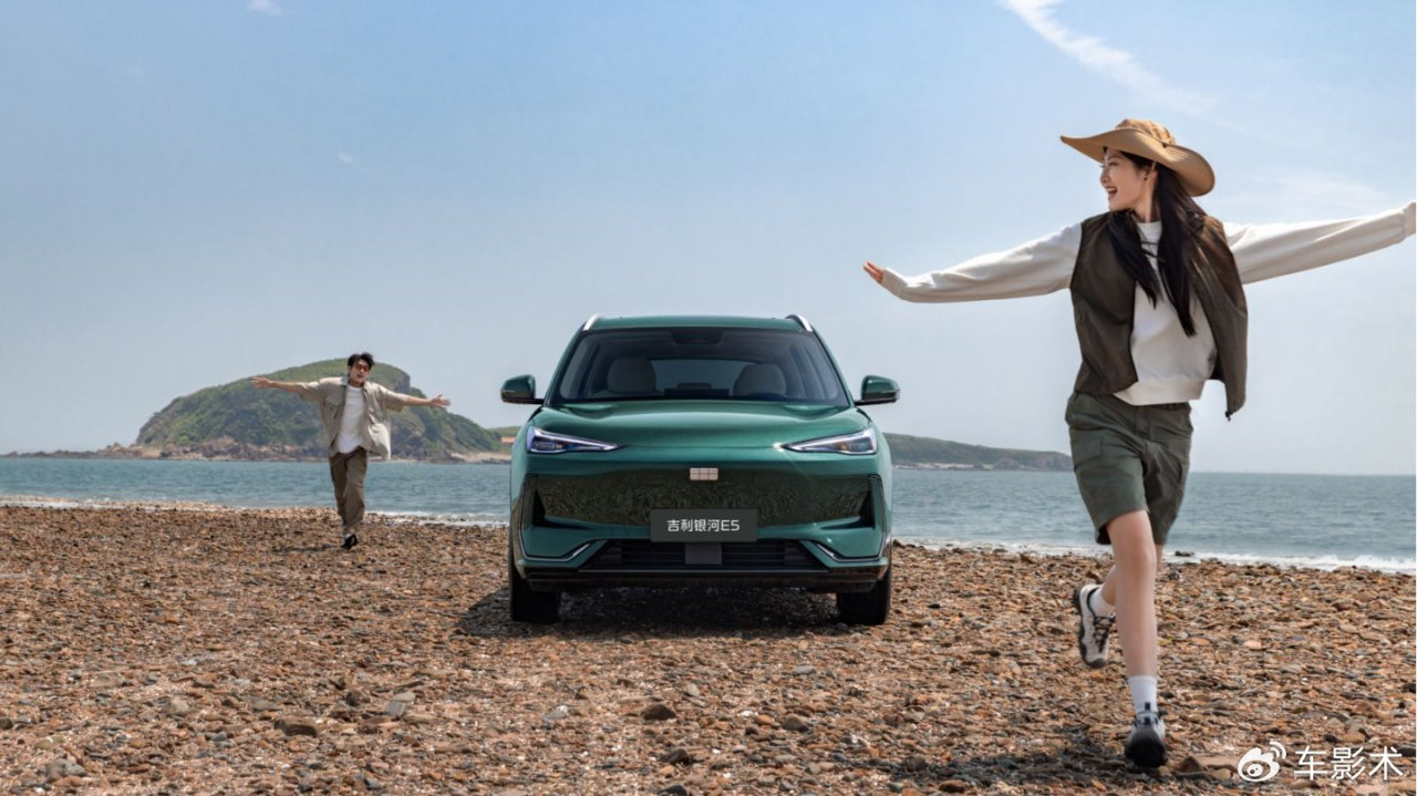 23万销量印证全球实力！世界冠军韩天宇成吉利银河E5第230000位车主
