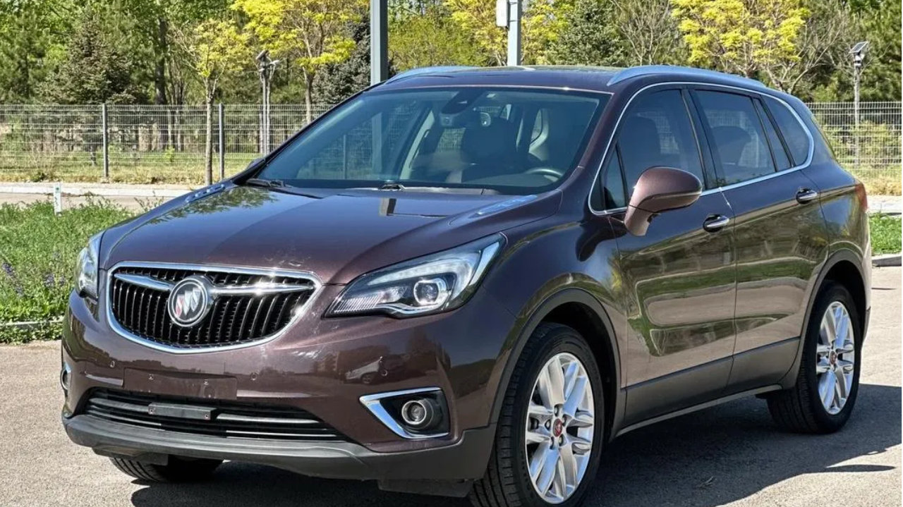 2款紧凑型SUV！后排宽敞 vs 后备箱能装，空间优先选谁？