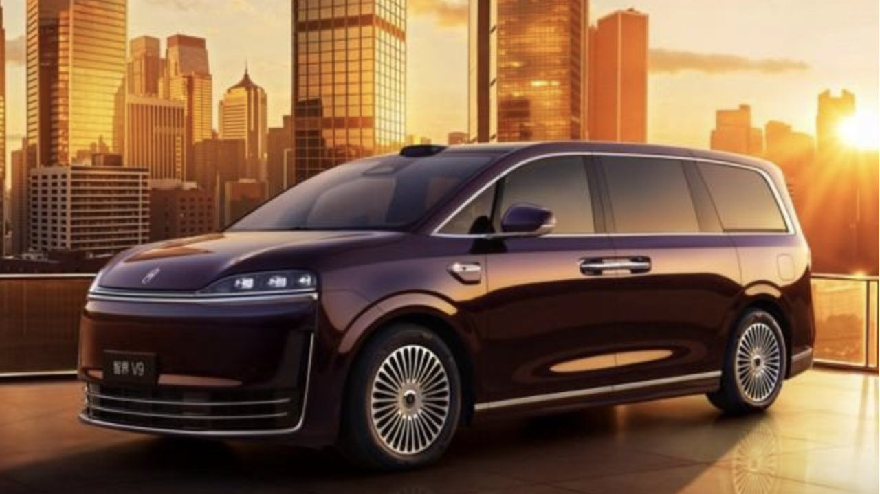 智界V9实车首曝！鸿蒙座舱用“手机级流畅”重新定义MPV的智能交互