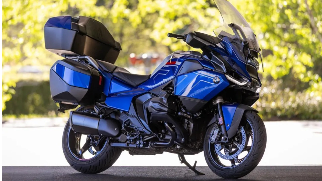 旅行车天花板，宝马R1300RT国内上市，售价31.99万元，升级自动挡