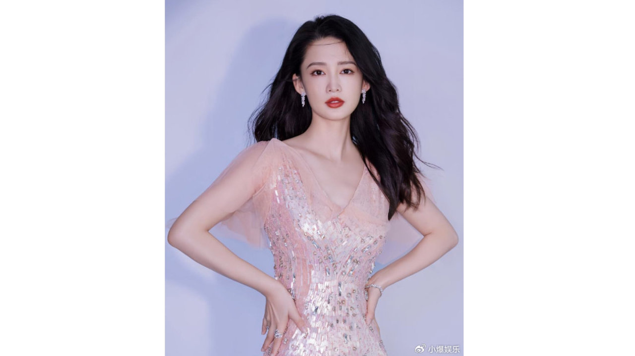 李沁人设彻底崩塌？从鸡腿姑娘到紫色丝袜拽姐，她这步棋走对了吗？