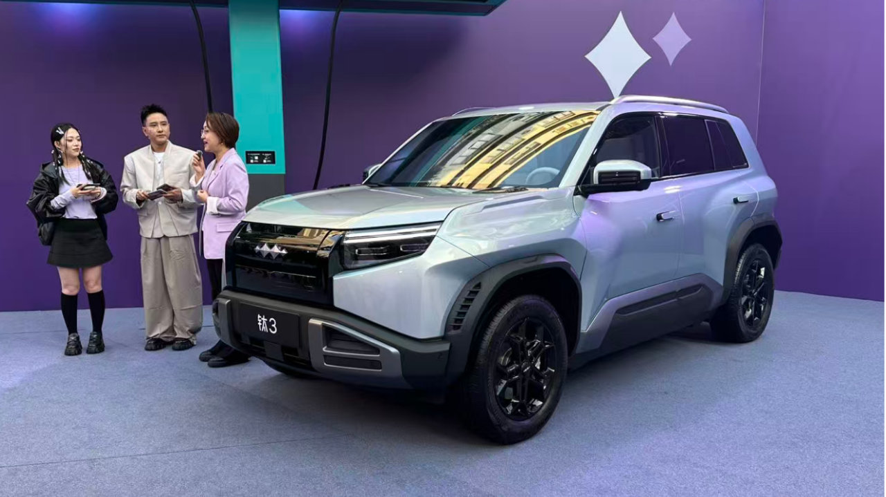 5分钟充好 9分钟充饱 方程豹钛3闪充版上市售15.38万元起