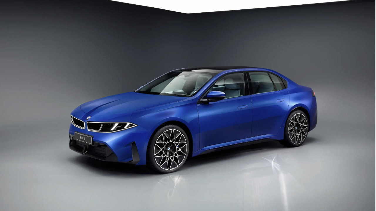 40寸投影HUD+900km续航！全新宝马i3首发，4月国产加长版能卖爆？