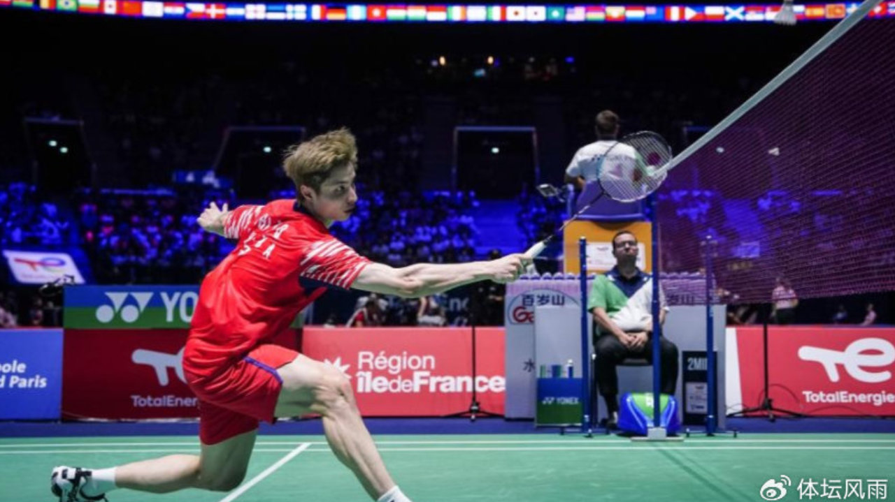卫冕冠军出局！石宇奇1-2不敌阿尤什止步世锦赛首轮