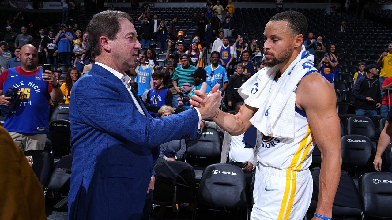 美媒列NBA历史收入TOP10！前9全破5亿，库里6.49亿力压杜詹排第一
