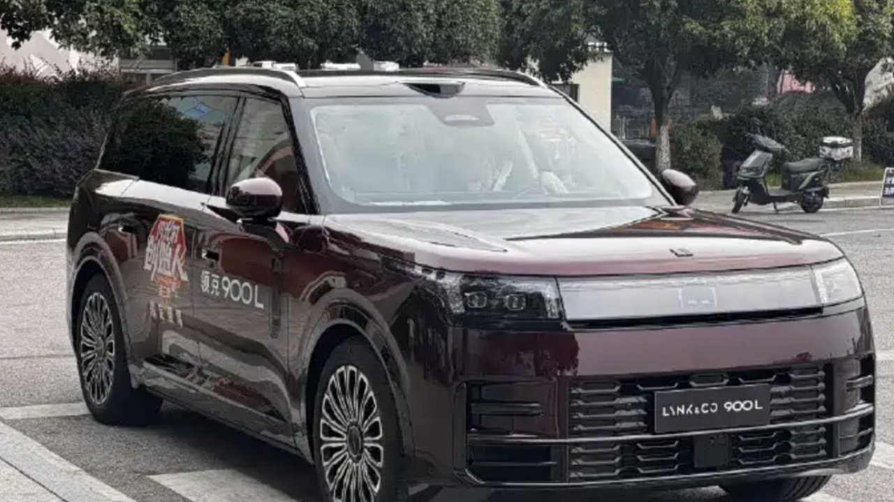 全新领克900L实车,大灯变了,依然有后轮转向 全新领克900L实车,大灯变了,依然有后轮转向