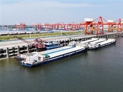 【河南日报】定制化“区间巴士”新在哪儿（内河航运 活力满满）
