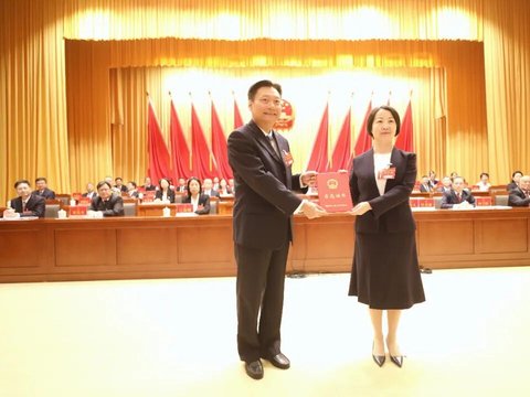 快讯:刘云梅当选河源市人民政府市长 快讯:刘云梅当选河源市人民政府市长