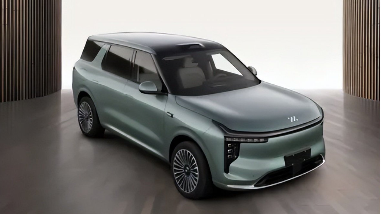 预计25万起！智己LS8配1.5T增程，双电机四驱加持，比理想L7更大