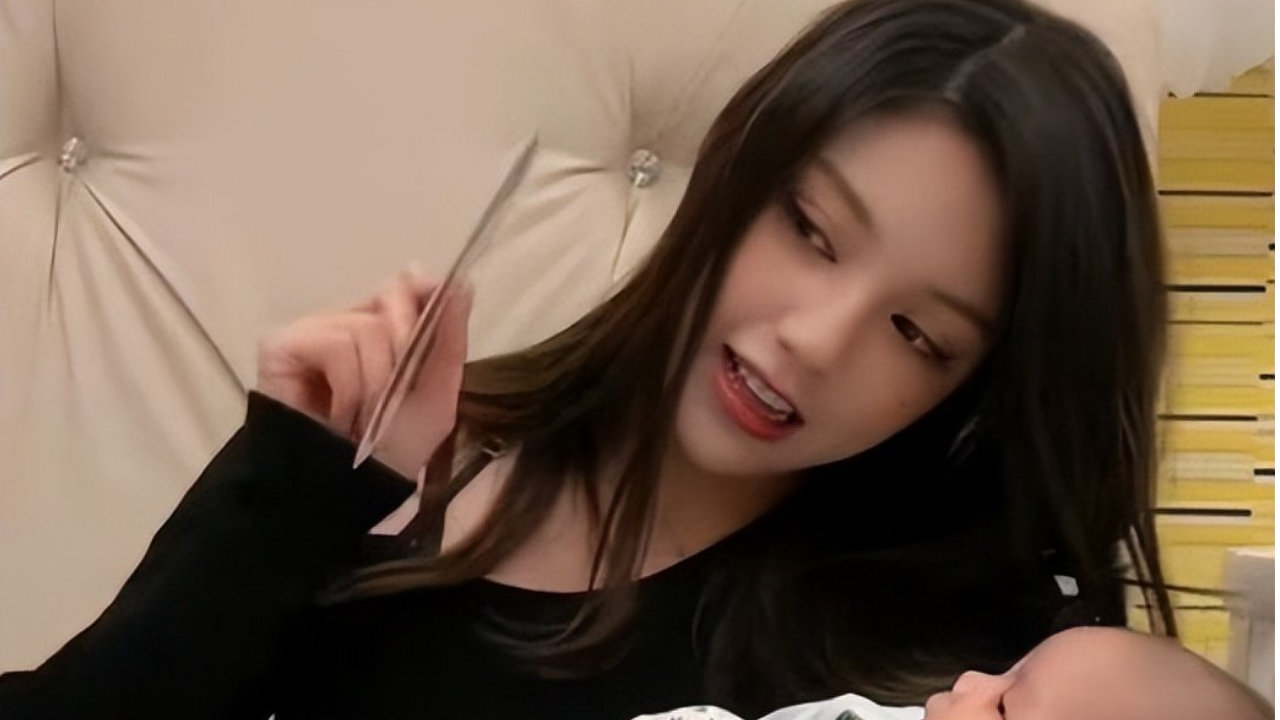 网红兜儿回应女儿像韩安冉的女儿小猪妹：她们两姐妹都是一个爸爸