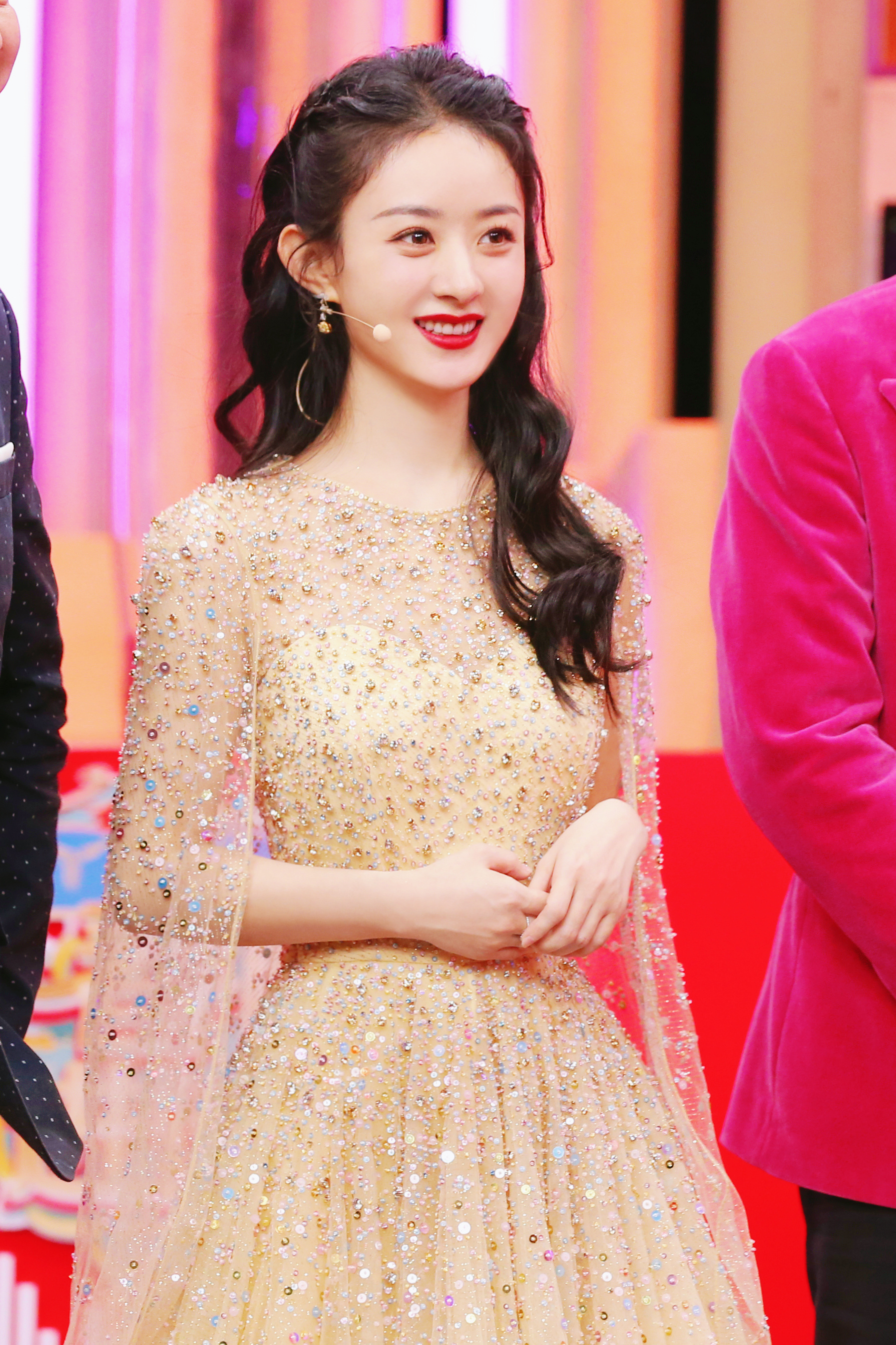 哇赵丽颖这春晚造型图太美了梦回金鹰女神