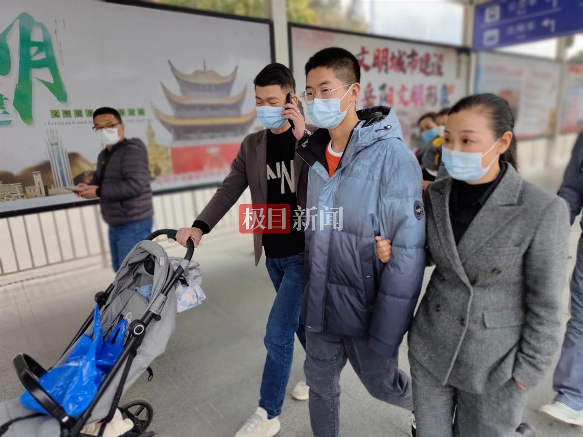 被拐14年的孙卓说自己可能在养父母家生活,律师:养父母作为买方或被判刑休闲区蓝鸢梦想 - Www.slyday.coM 被拐14年的孙卓说自己可能在养父母家生活,律师:养父母作为买方或被判刑休闲区蓝鸢梦想 - Www.slyday.coM