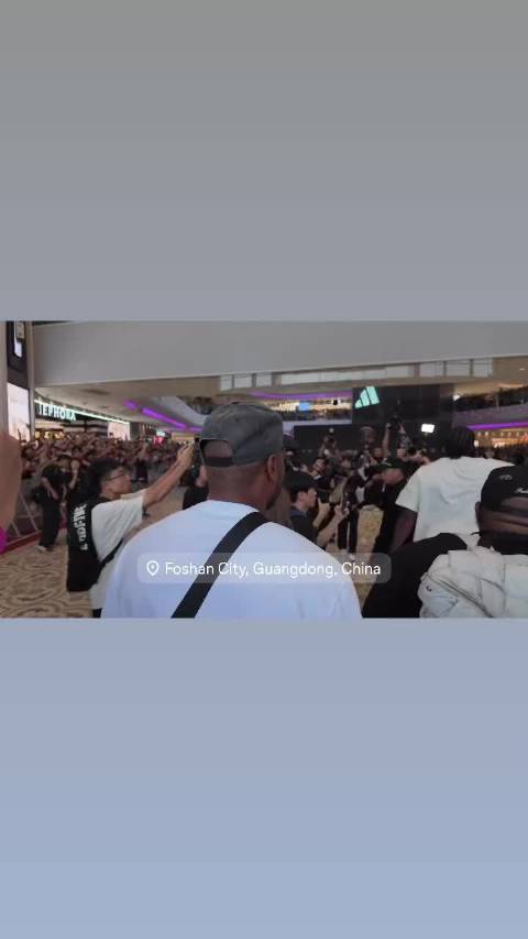 超高人气！哈登晒中国行佛山站现场 全场奔袭尽情享受欢呼