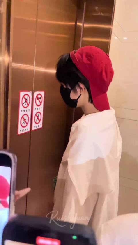 在诋毁我的同时 想过自己不如我吗