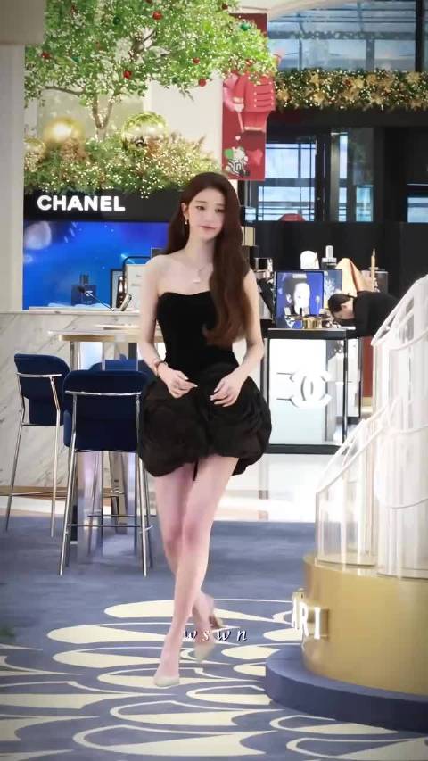 依旧迈巴赫女车主