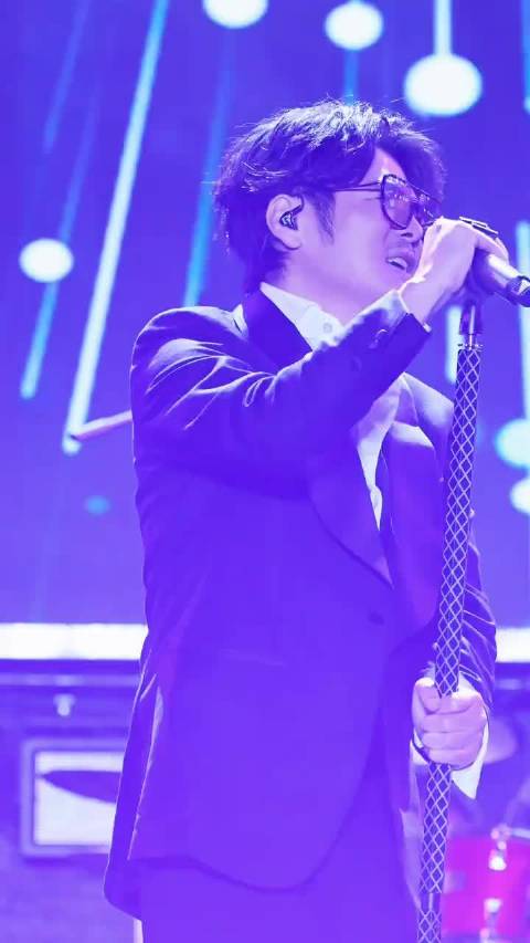 人与人有一瞬间就够了 永远是个奢侈品.