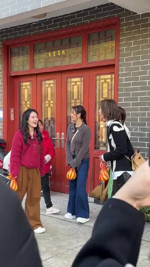 大家应该不会介意我放大吧？