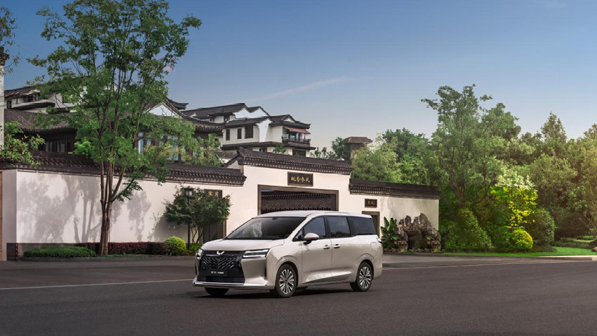 2025成都车展丨洞察家庭真实需求 一车三动力 五菱星光730首发亮相