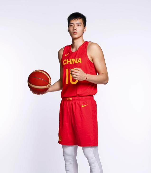 数据与荣誉全面对比