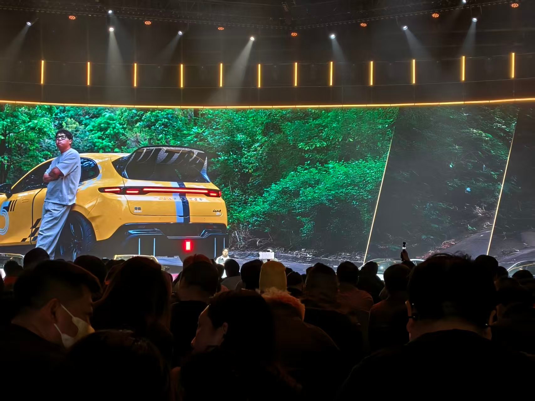 零跑Lafa5以运动属性突围十万级轿跑市场