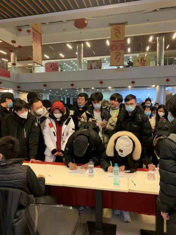 小时连线|有人撤离有人暂居防空洞,有浙商接待同胞,战火中在乌克兰的浙江人还好吗?休闲区蓝鸢梦想 - Www.slyday.coM 小时连线|有人撤离有人暂居防空洞,有浙商接待同胞,战火中在乌克兰的浙江人还好吗?休闲区蓝鸢梦想 - Www.slyday.coM