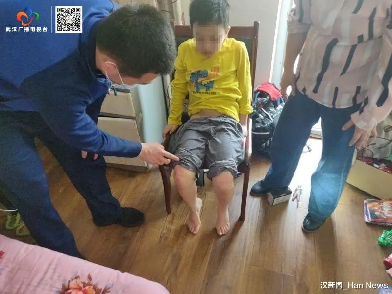 突发:9岁小男孩“躲猫猫”藏进洗衣机被卡 消防员紧急救援休闲区蓝鸢梦想 - Www.slyday.coM 突发:9岁小男孩“躲猫猫”藏进洗衣机被卡 消防员紧急救援休闲区蓝鸢梦想 - Www.slyday.coM