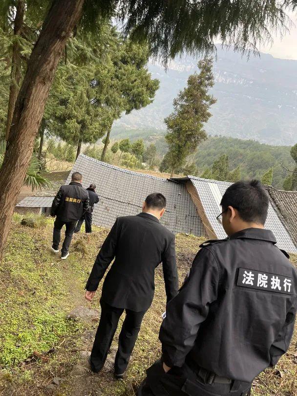 一纸搜查令,揭开了被执行人的秘密……休闲区蓝鸢梦想 - Www.slyday.coM 一纸搜查令,揭开了被执行人的秘密……休闲区蓝鸢梦想 - Www.slyday.coM